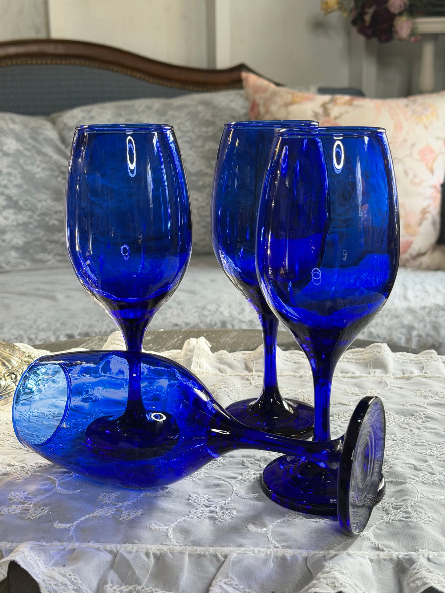 Vintage Cobalt Blue Wine Glasses – Set of 4