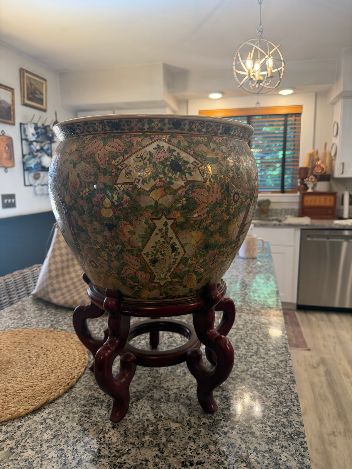 Rose Medallion Planter with Wooden Stand